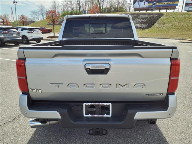 2025 Toyota Tacoma Limited HV - Photo 5