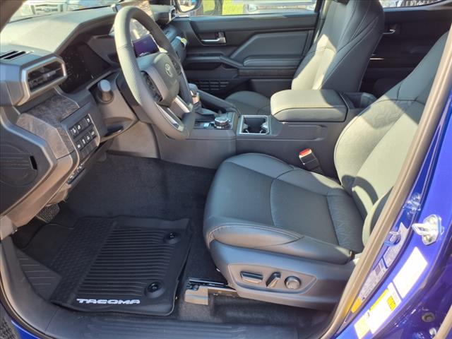 2025 Toyota Tacoma Limited HV - Photo 5