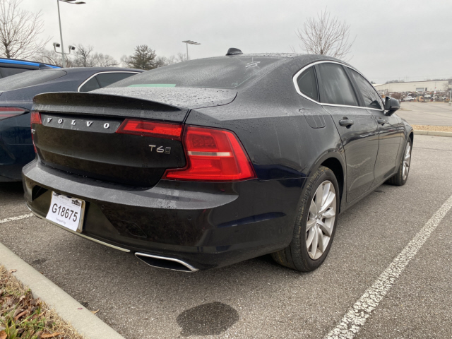 2017 Volvo S90 T6 Momentum - Photo 5
