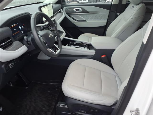 2025 Ford Explorer Platinum - Photo 6