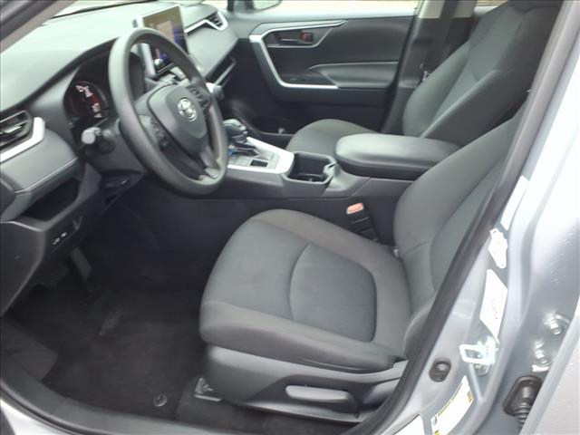 2024 Toyota RAV4 LE - Photo 6