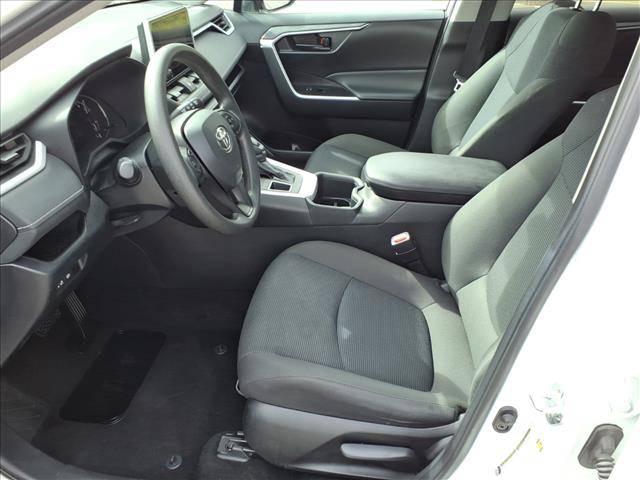 2024 Toyota RAV4 LE - Photo 6