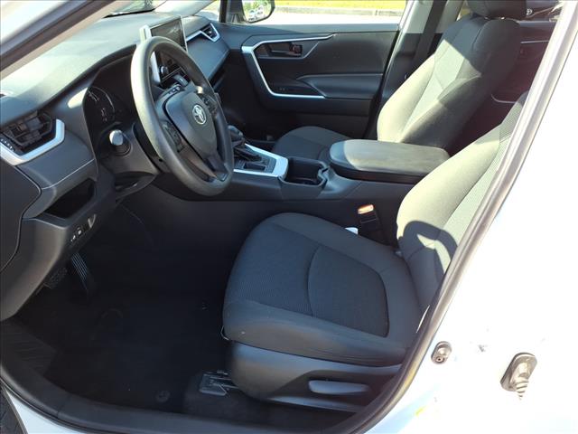 2024 Toyota RAV4 LE - Photo 6