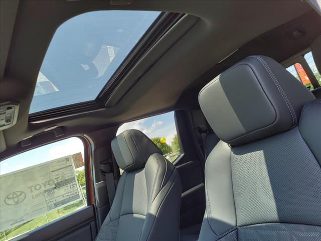 2025 Toyota Tacoma TRD Off-Road - Photo 6