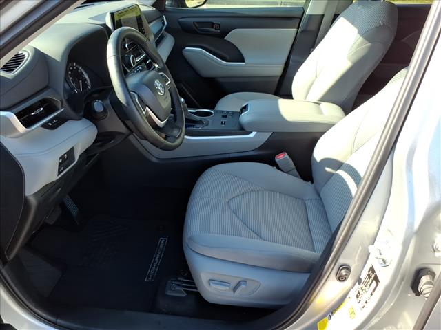 2024 Toyota Highlander LE - Photo 6