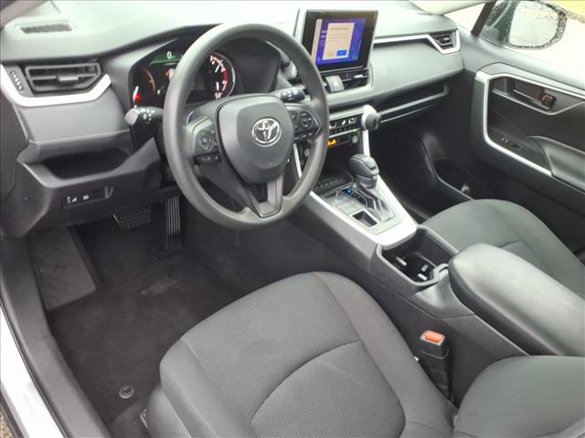 2024 Toyota RAV4 LE - Photo 7