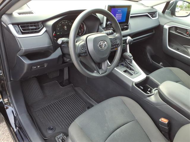 2023 Toyota RAV4 LE - Photo 7