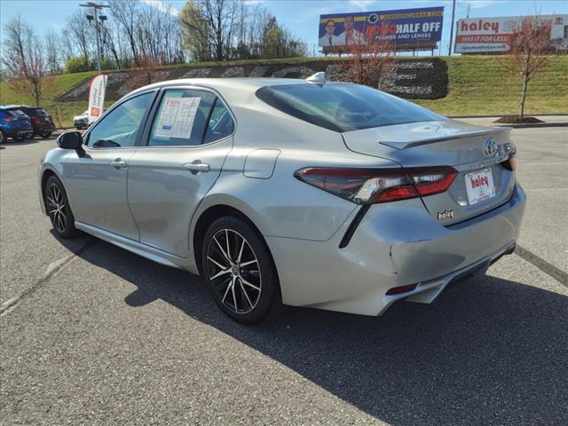 2021 Toyota Camry SE - Photo 7