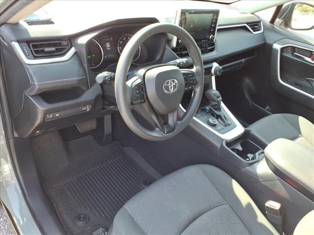 2021 Toyota RAV4 Hybrid XLE - Photo 7