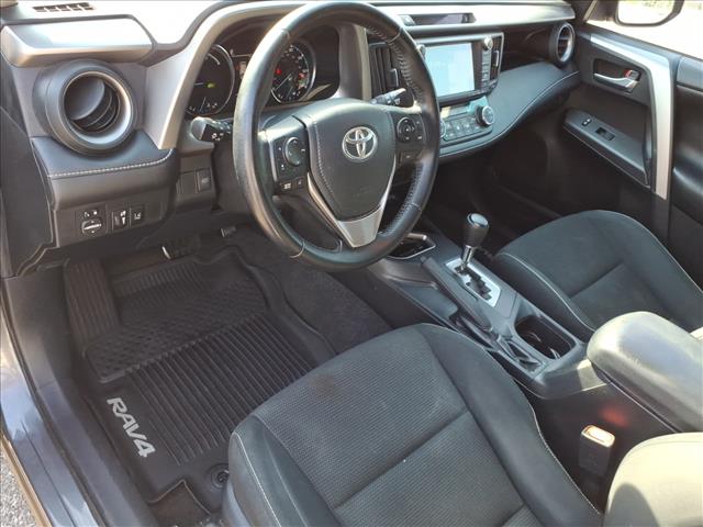 2016 Toyota RAV4 Hybrid XLE - Photo 7