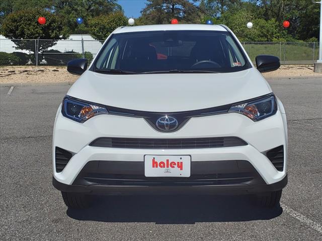2018 Toyota RAV4 LE - Photo 7