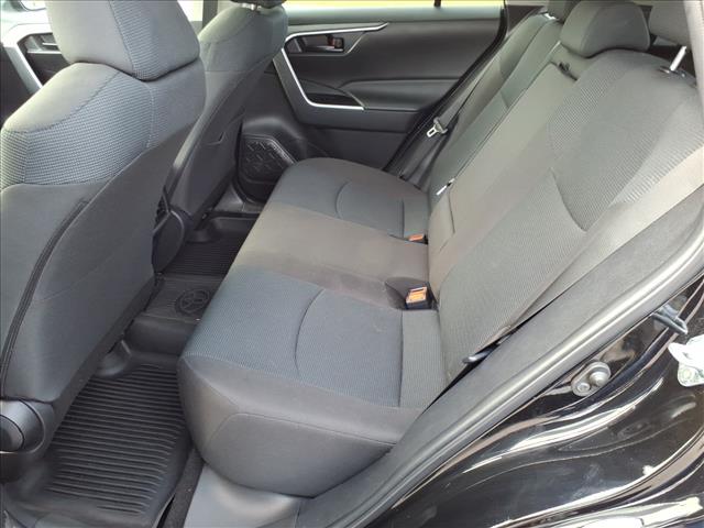 2023 Toyota RAV4 LE - Photo 8