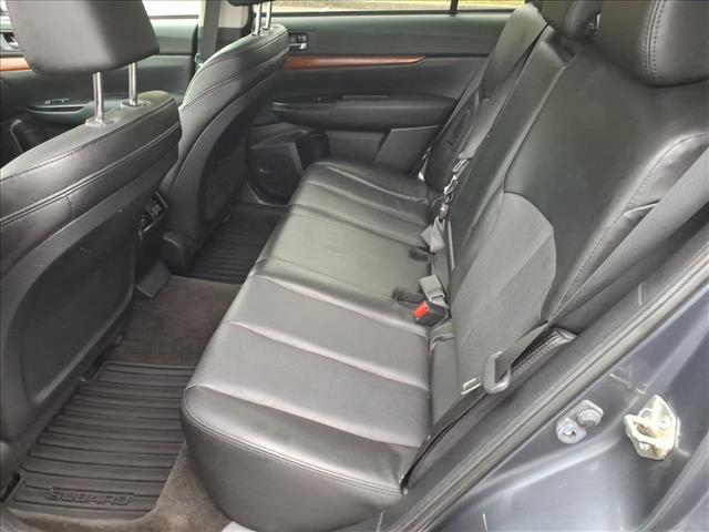 2014 Subaru Outback 2.5i Limited - Photo 8
