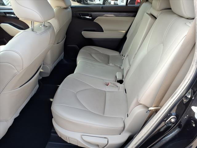 2022 Toyota Highlander Limited - Photo 8