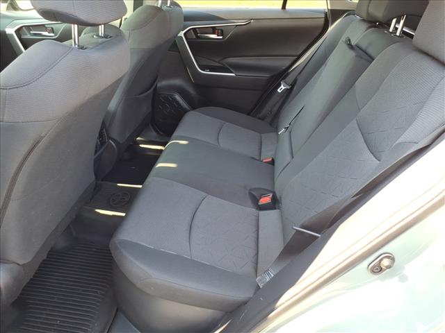 2021 Toyota RAV4 Hybrid XLE - Photo 8