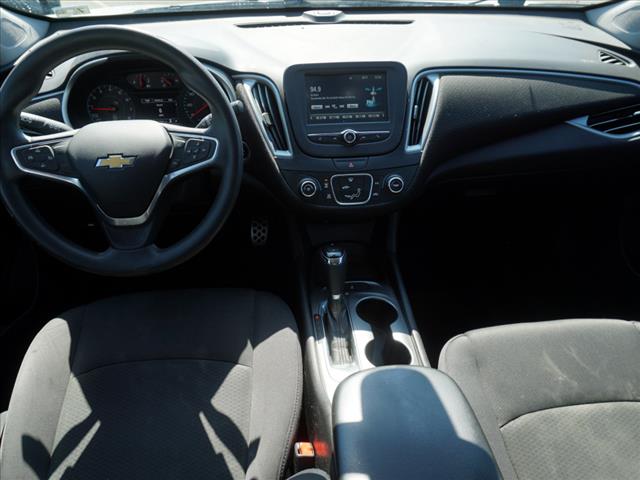 2017 Chevrolet Malibu LS - Photo 9