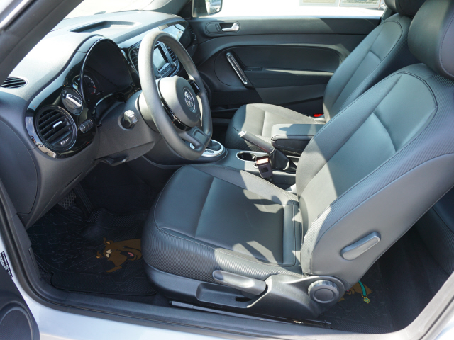 2017 Volkswagen Beetle 1.8T - Photo 9