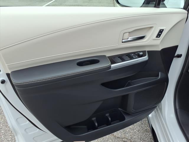 2025 Toyota Sienna Limited 7-Passenger - Photo 9