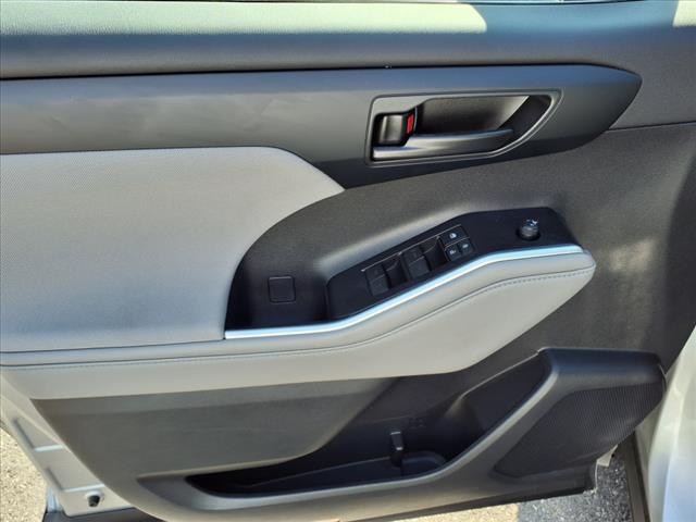 2022 Toyota Highlander Hybrid LE
