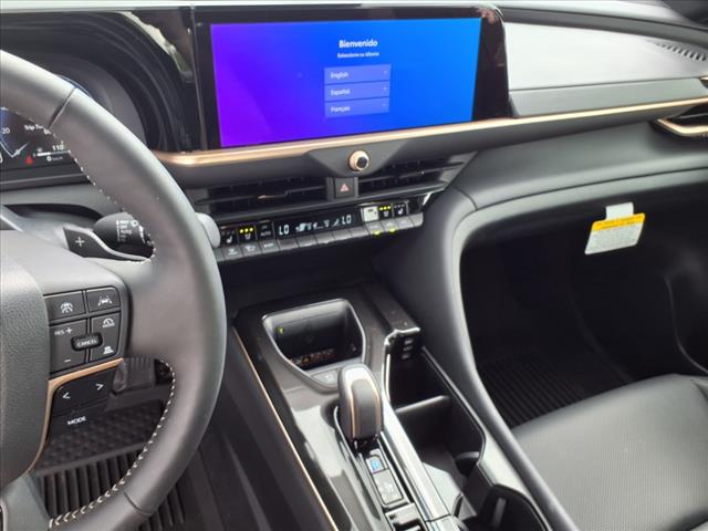 2025 Toyota Crown Platinum