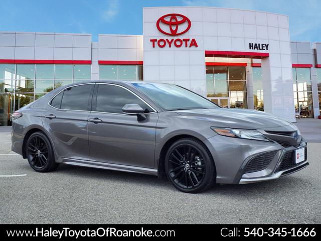2022 Toyota Camry Hybrid XSE