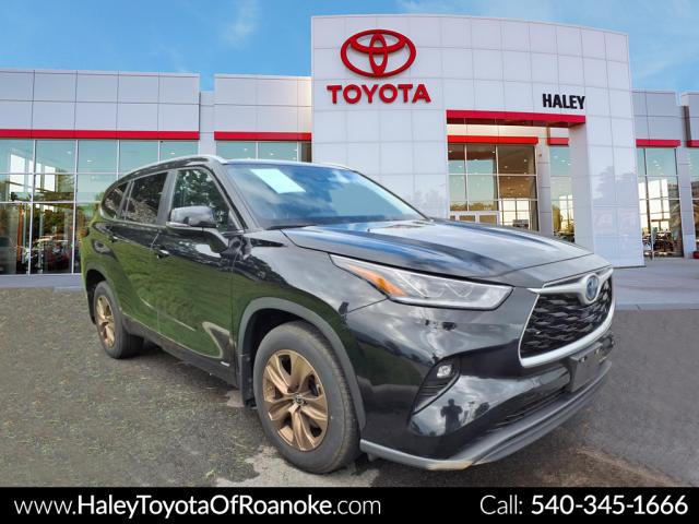 2023 Toyota Highlander Hybrid Bronze Edition