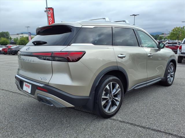 2022 INFINITI QX60 Luxe