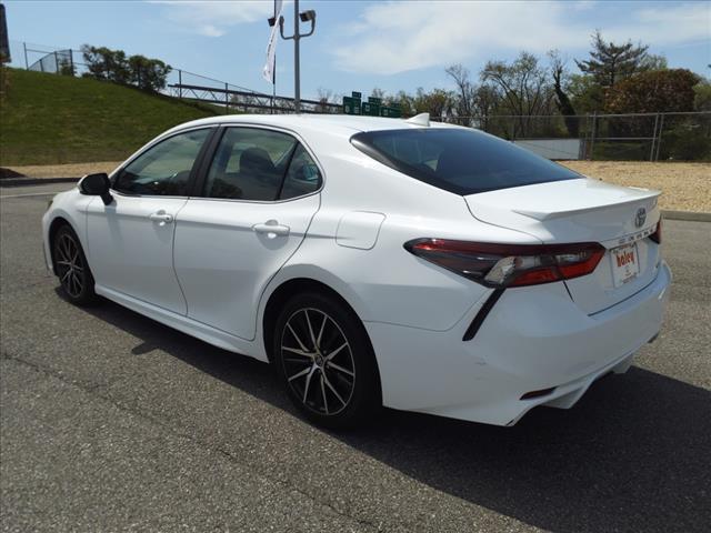 2022 Toyota Camry SE