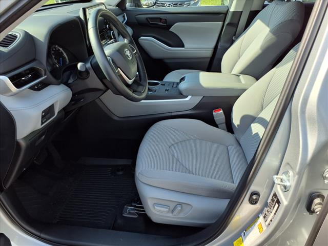 2022 Toyota Highlander Hybrid LE