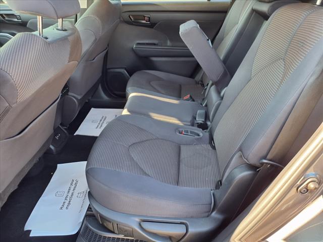 2022 Toyota Highlander Hybrid LE