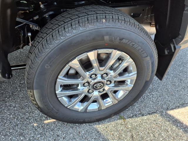 2025 Toyota Tacoma Limited HV