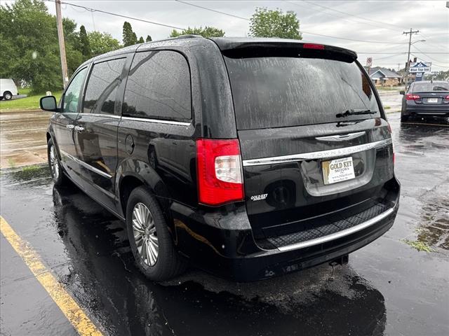 2016 Chrysler Town and Country Touring-L