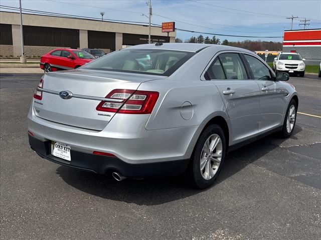 2017 Ford Taurus SE