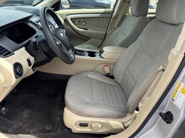 2017 Ford Taurus SE