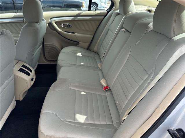 2017 Ford Taurus SE