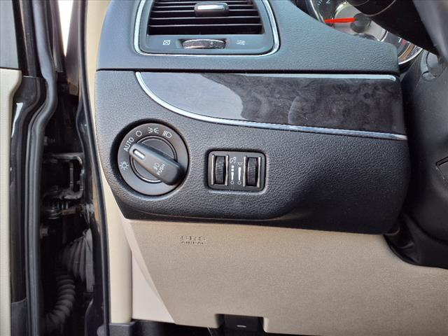 2014 Chrysler Town and Country Touring-L