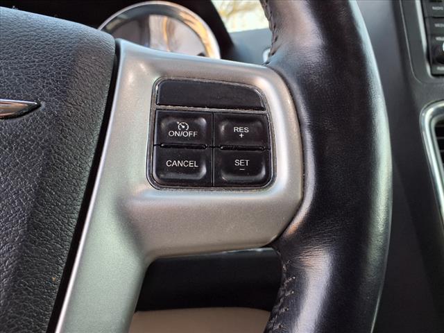 2014 Chrysler Town and Country Touring-L