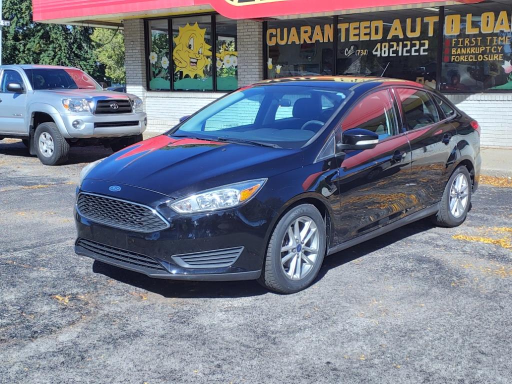 2016 Ford Focus SE's photo