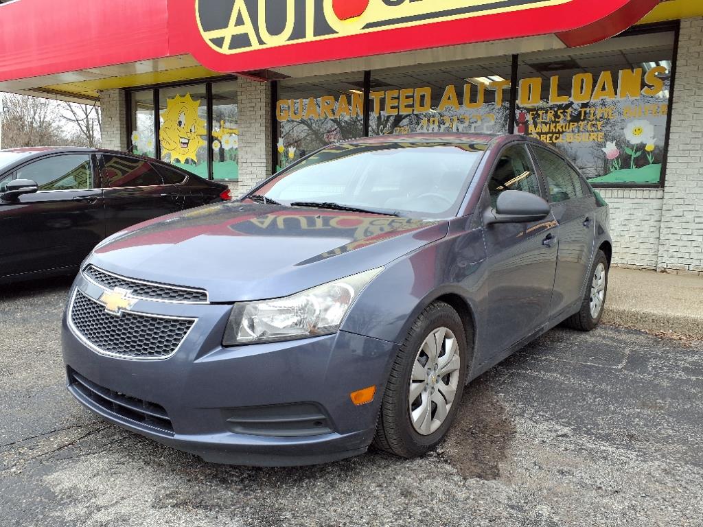 2013 Chevrolet Cruze LS's photo