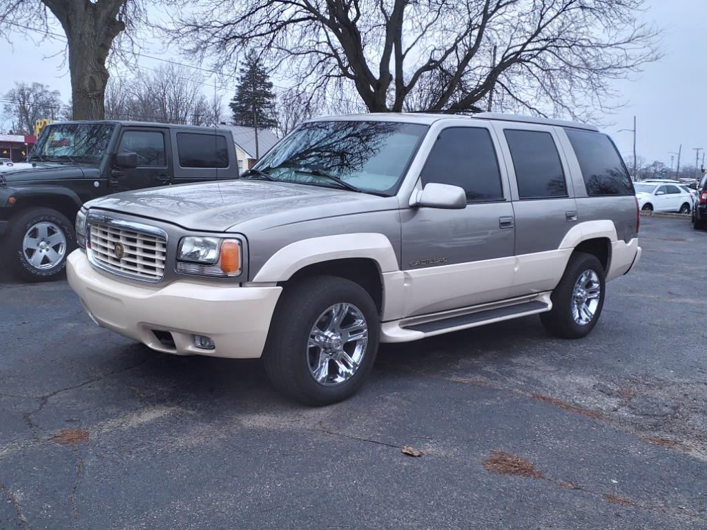 2000 Cadillac Escalade Base's photo