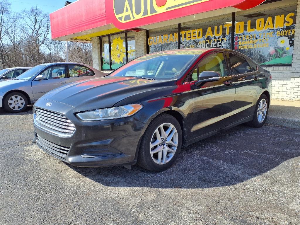 2013 Ford Fusion SE's photo