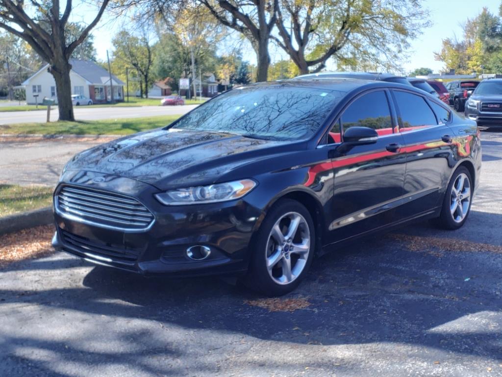2013 Ford Fusion SE's photo