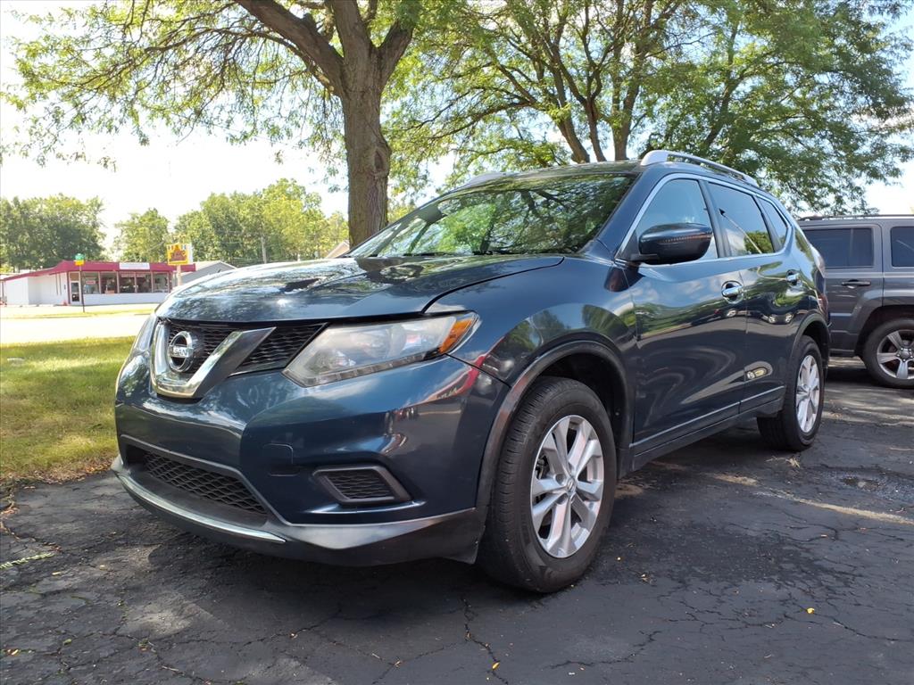 2016 Nissan Rogue SV's photo