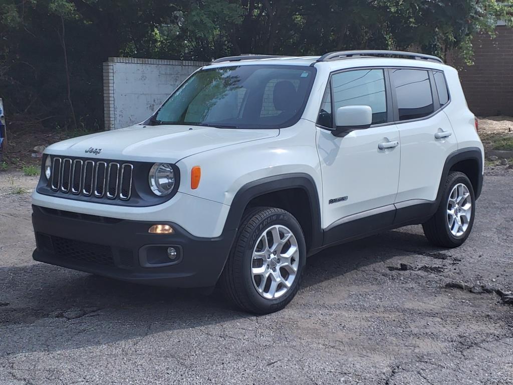 2016 Jeep Renegade Latitude's photo