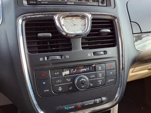 2014 Chrysler Town and Country Touring-L