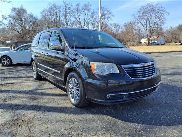 2014 Chrysler Town and Country Touring-L