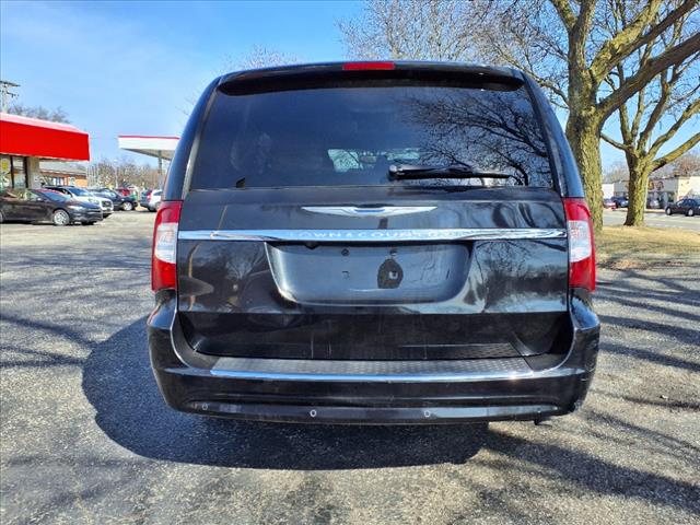 2014 Chrysler Town and Country Touring-L