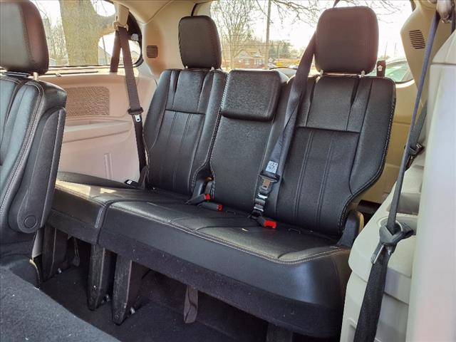 2014 Chrysler Town and Country Touring-L
