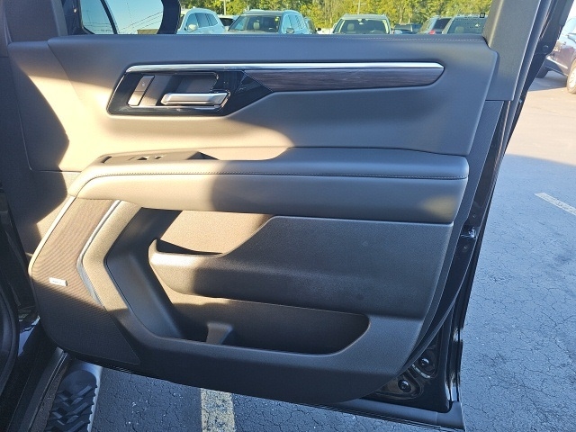 2025 Chevrolet Suburban Z71:25085A1