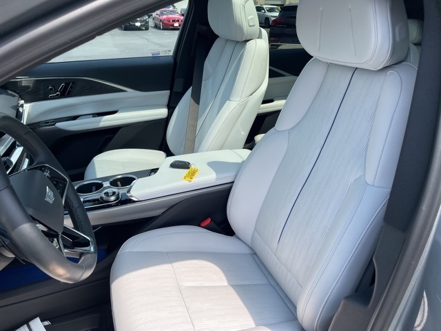 2024 Cadillac LYRIQ Sport 1:FP0650